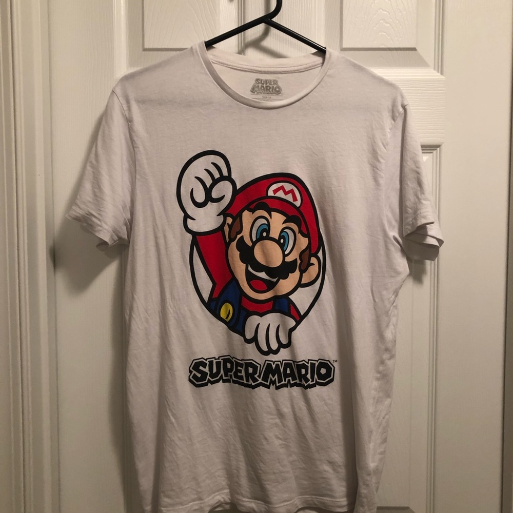 Super Mario t-shirt in Medium. Classic Nintendo